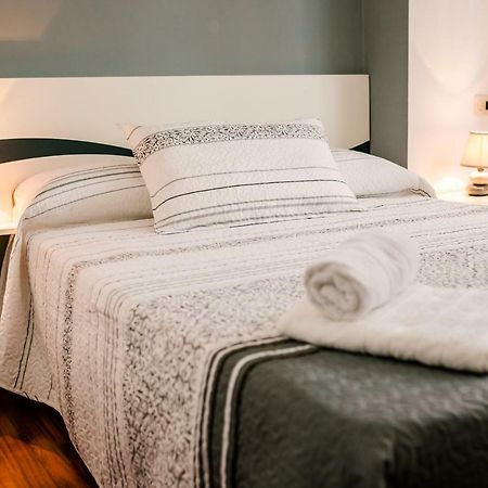 Apartamentos Enteros O Lagar Melide Kültér fotó