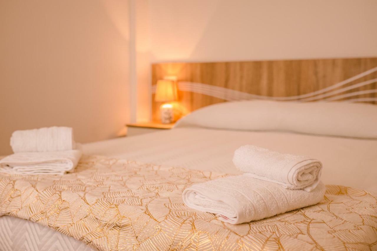Apartamentos Enteros O Lagar Melide Kültér fotó