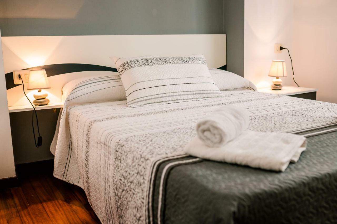 Apartamentos Enteros O Lagar Melide Kültér fotó