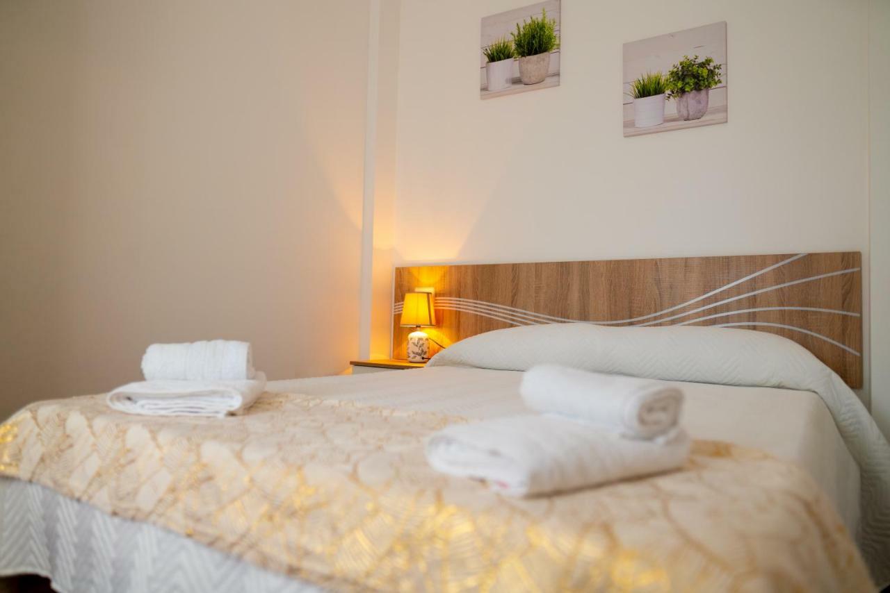 Apartamentos Enteros O Lagar Melide Kültér fotó